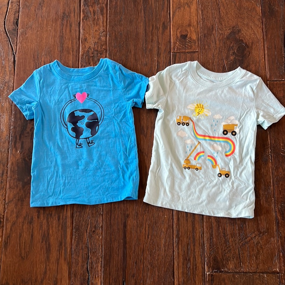 2 t shirts